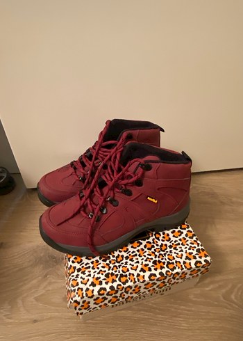 Bordo Bağcıklı  Bot - Görsel 3