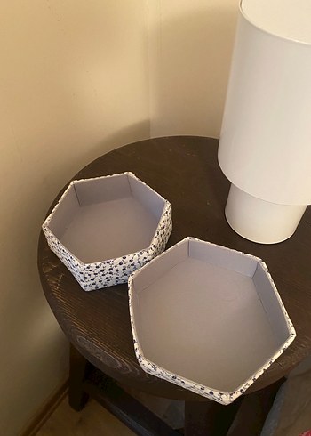 Çiçek Desenli Beyaz Altıgen takı kutusu - Görsel 2