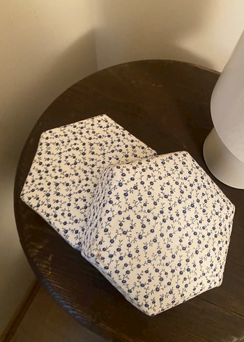 Çiçek Desenli Beyaz Altıgen takı kutusu - Görsel 4