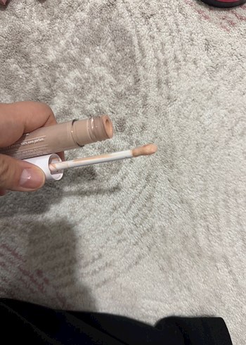 Clinique - Kapatıcı 02 Breeze Rengi - Görsel 3