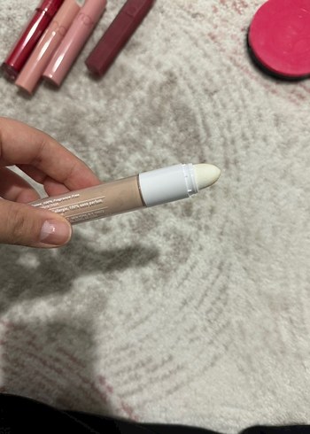 Clinique - Kapatıcı 02 Breeze Rengi - Görsel 2