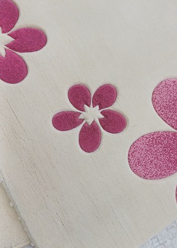 Pembe Çiçek Desenli Modern Halı - Görsel 3