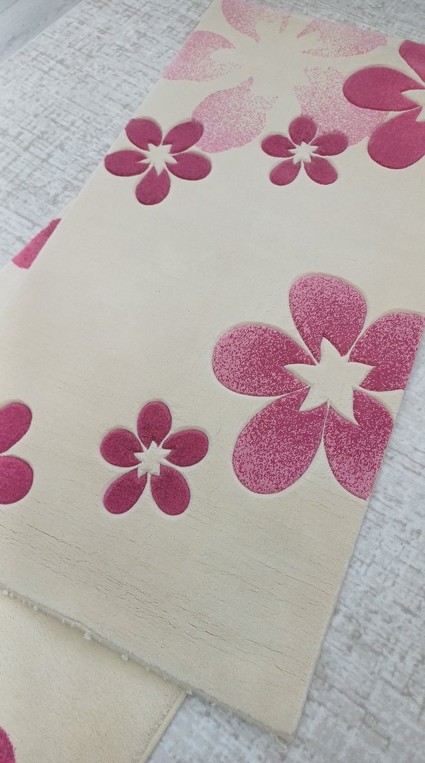 Pembe Çiçek Desenli Modern Halı - Görsel 2