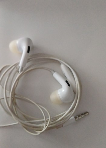 Beyaz Kablolu Kulak İçi Kulaklık - Görsel 4