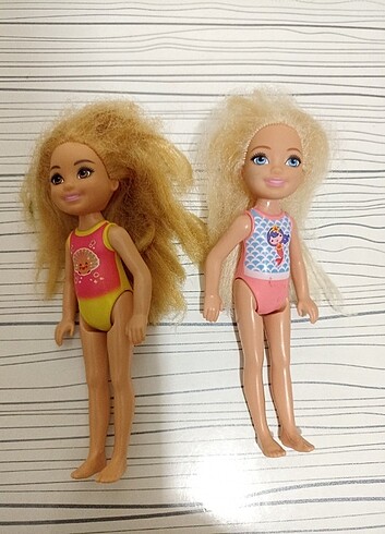 2 adet Barbie Chelsea tatilde bebekleri