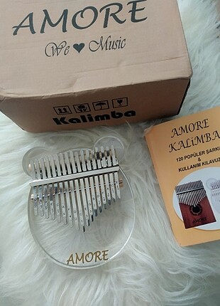 Kalimba beyaz şeffaf el piyanosu çalgı piyano müzik notalar 