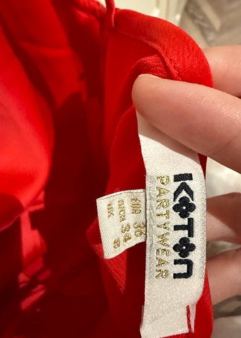 Kırmızı Saten Dökümlü Midi Elbise - Görsel 4