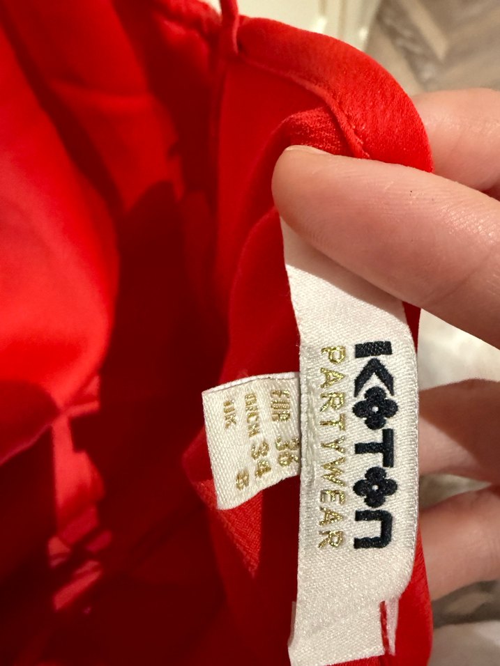 Kırmızı Saten Dökümlü Midi Elbise - Görsel 4