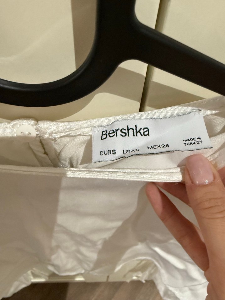 Kol detaylı saten bluz - Görsel 2