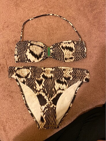 İki adet Bikini takımı