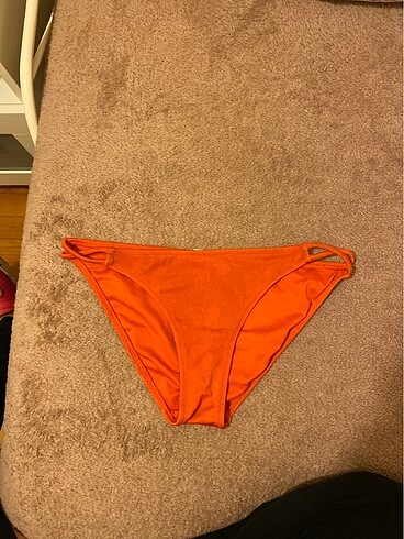 İki alt bir üst bikini