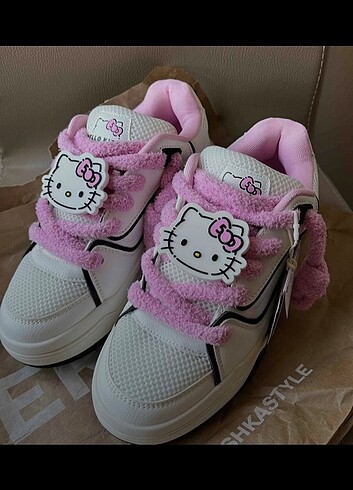 Bershka Hello kitty ayakkabı 35 numara