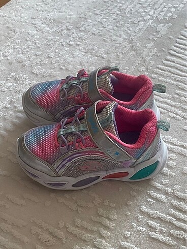 24 Beden Skechers kız çocuğu sneaker