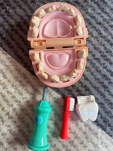  Beden PLAYDOH DİŞÇİ SETİ TAM SETTİR HAMURLAR HARİÇTİR
