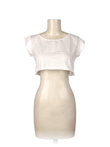 Bershka T-shirt %70 İndirimli.
