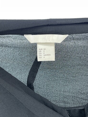34 Beden siyah Renk H&M Bluz %70 İndirimli.