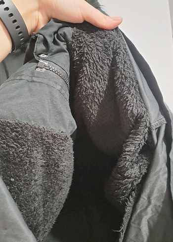 Uzun Siyah Kürklü Kadın Mont - Görsel 4