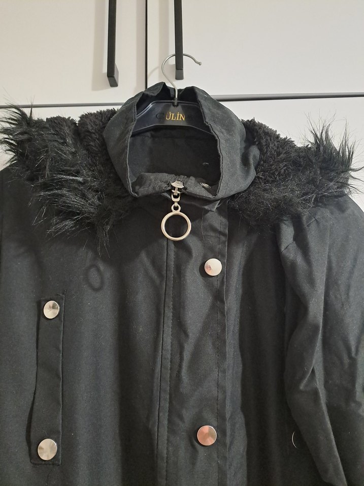 Uzun Siyah Kürklü Kadın Mont - Görsel 2