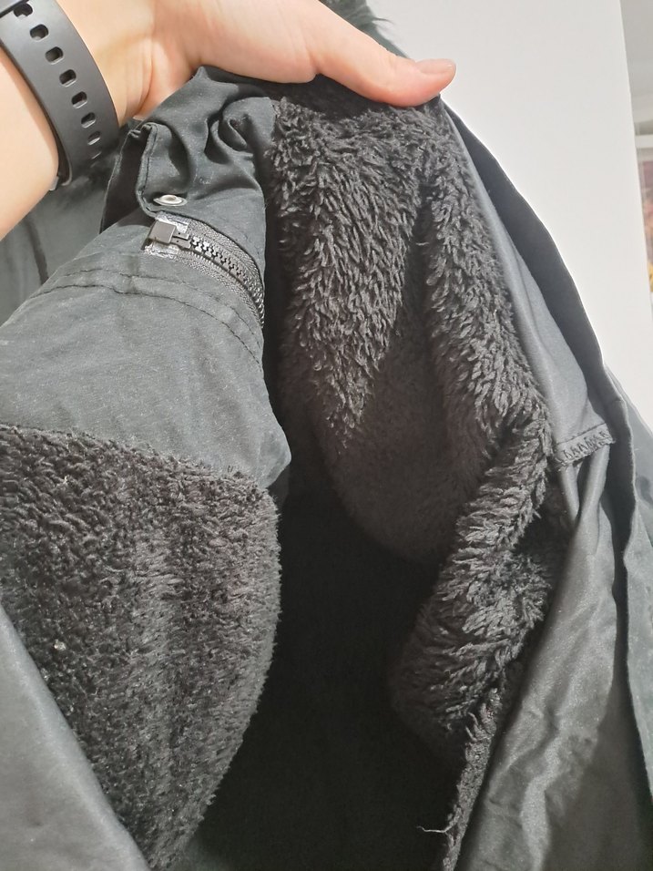 Uzun Siyah Kürklü Kadın Mont - Görsel 4