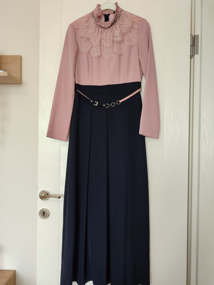 Pembe Siyah Uzun Kollu Uzun Elbise - Görsel 2