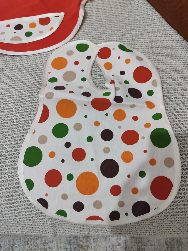 Puantiye desenli renkli bebek önlük seti - Görsel 2