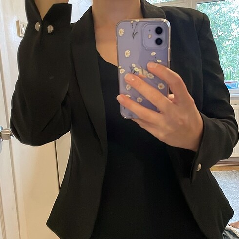 Kol düğmesi detaylı siyah blazer ceket
