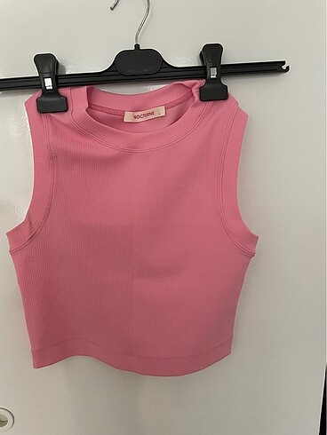 Nocturne crop açık tatlı pembe yeni fakat hafif bir lekesi var