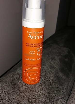 Avene tinted güneş kremi