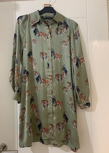 xs Beden Zara Kadın Kamuflaj Desenli Kemerli Mini Elbise