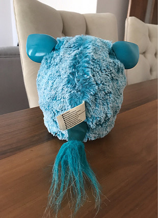 Beden mavi Renk Mavi renkte eğlenceli Furby.