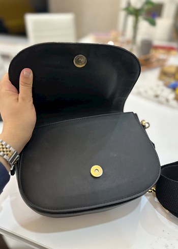 Kemer Detaylı Siyah Deri Kadın Çanta - Görsel 4