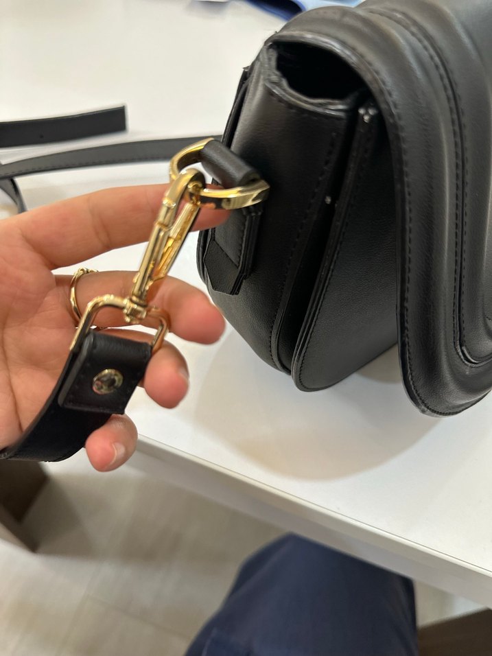 Kemer Detaylı Siyah Deri Kadın Çanta - Görsel 5