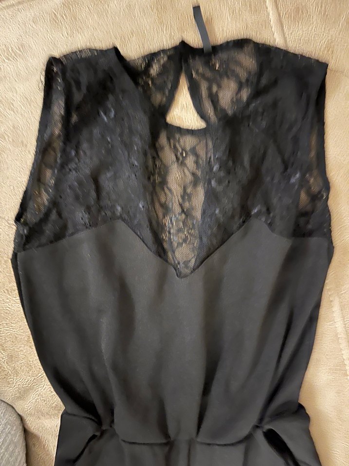 Stradivarius Siyah Dantel Detaylı V Yaka Kadın Tulum - Görsel 2