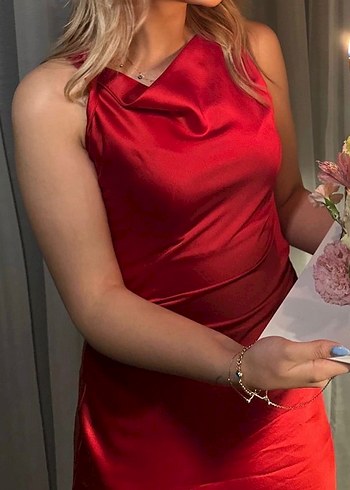 Zara Kırmızı Saten Midi Elbise - Görsel 2