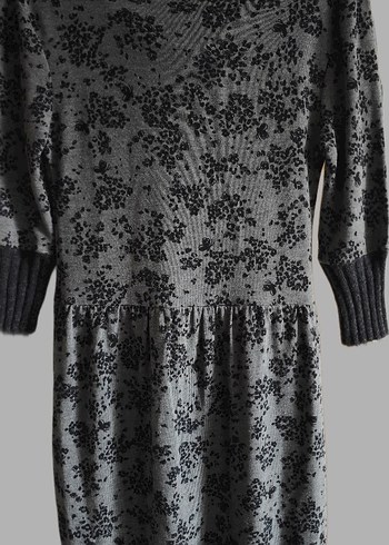 Gri boyunluklu kışlık elbise - Görsel 2