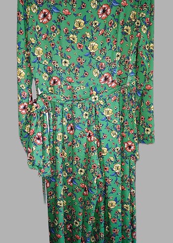 Çiçek Desenli Tulum - Görsel 3