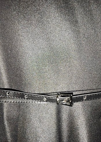 Siyah Deri Görünümlü Kemerli Kadın Elbise - Görsel 4