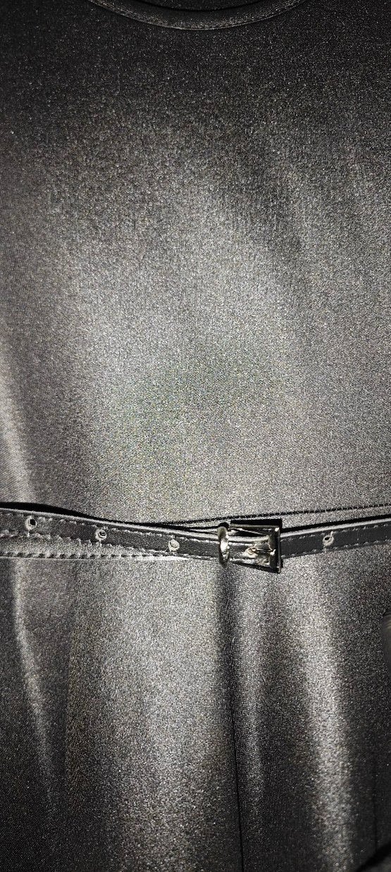 Siyah Deri Görünümlü Kemerli Kadın Elbise - Görsel 4