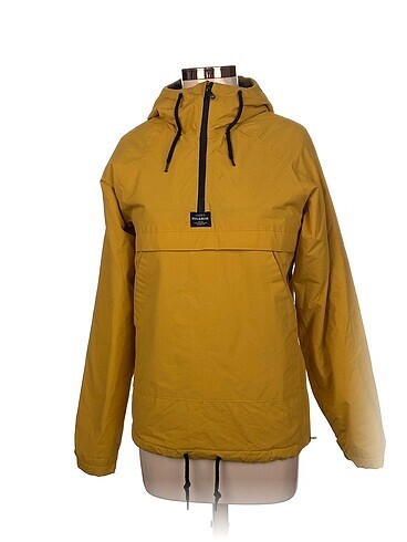 Pull and Bear Mont %70 İndirimli.