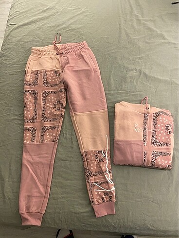 Pembe Kışlık Eşofman Takımı
