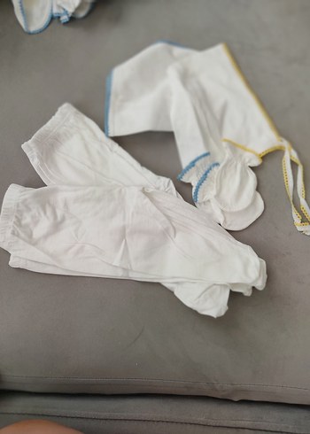 Nakışlı Beyaz Keten Bebek Hastane Kıyafeti - Görsel 2