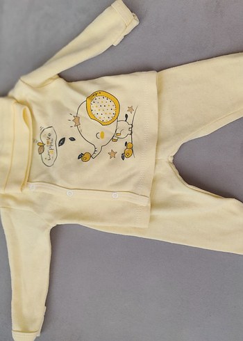 Sarı Baskılı Erkek Bebek Örme Kıyafet Seti - Görsel 3