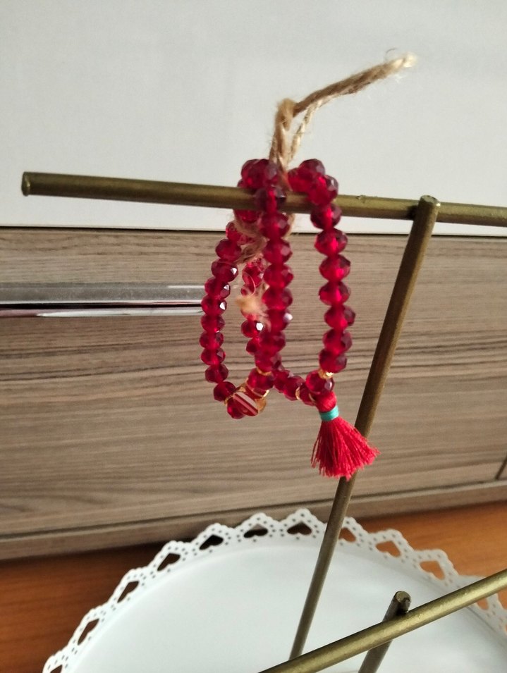 Püsküllü Kırmızı Bohem Bileklik - Görsel 4