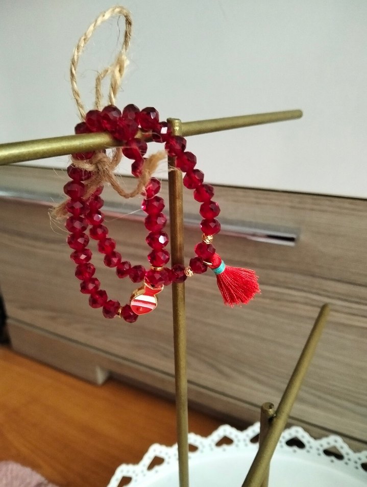 Püsküllü Kırmızı Bohem Bileklik - Görsel 5