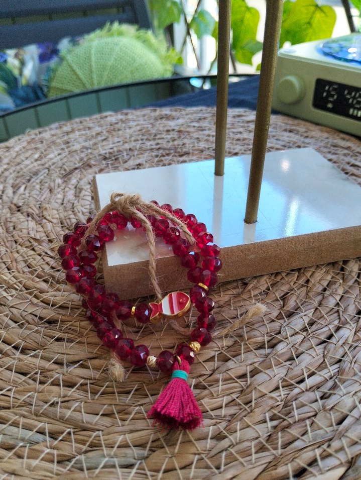 Püsküllü Kırmızı Bohem Bileklik - Görsel 2