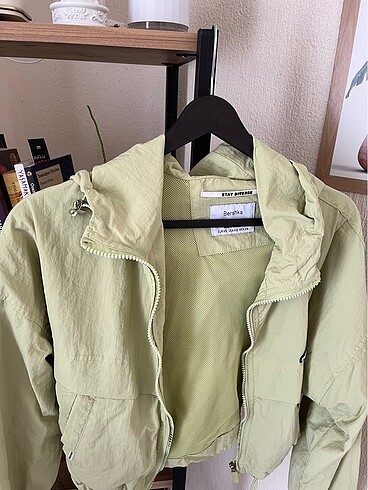 xs Beden BERSHKA yağmurluk
