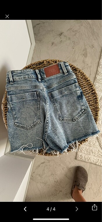32 Beden mavi Renk Zara jean şort