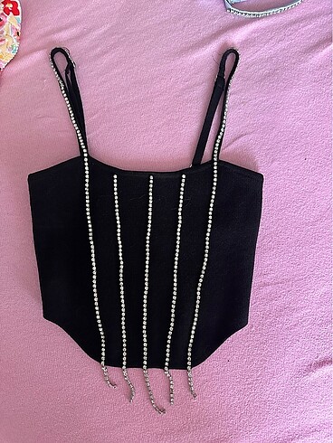 Bershka tasli askili crop