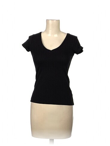 Mavi T-shirt %70 İndirimli.