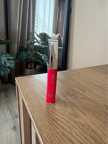 Rimmel London Dudak parlatıcı